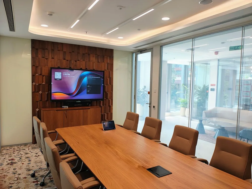 8 Pax Meeting Room